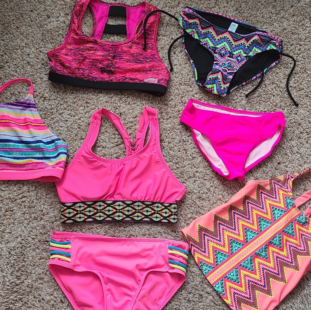 8 pcs Assorted girls swimming wear